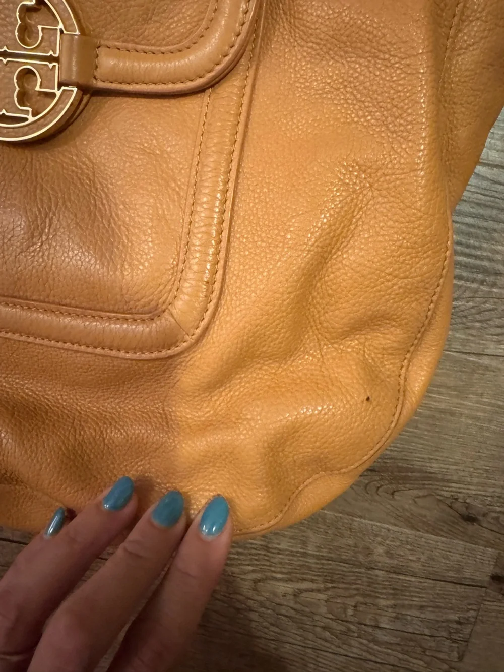 Tory Burch Amanda Beige Leather Tote with Gold Hardware